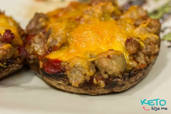 Easy Keto Portobello Mushroom Crust Pizza Recipe. You don't have to lose one of your favorite meals on the ketogenic diet! You can enjoy pizza in a low carb hugh fat recipe using mushroom caps as your pizza crust! 