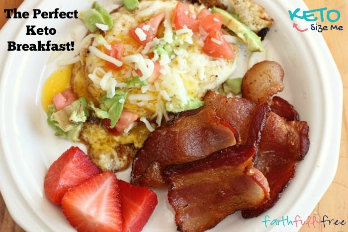 Low-Carb-Egg-and-Bacon-Breakfast-