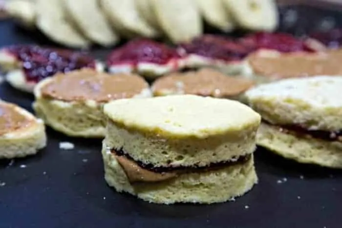 Keto Peanut Butter and Jelly Sandwiches Recipe - pb&j, low carb, gluten free, sugar free, Think you have to give up peanut butter and jelly on Keto? Think again!| ketosizeme.com