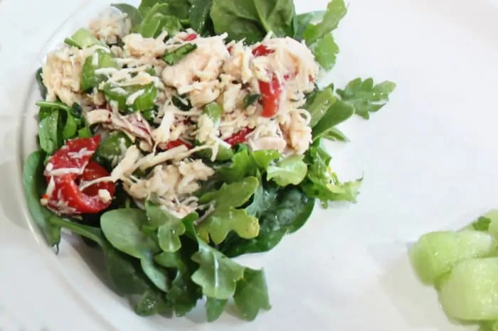 Keto Italian Chicken Salad- A different spin on boring chicken salad! The kids LOVED it! |ketosizeme.com