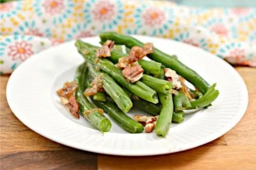 Keto Roasted Green Beans with Pecans